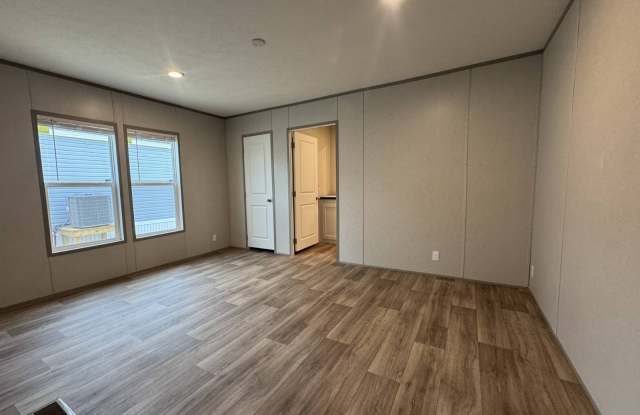 3152 Korea Circle Gallery 4