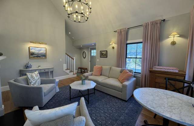 21 Oak Lane photos photos
