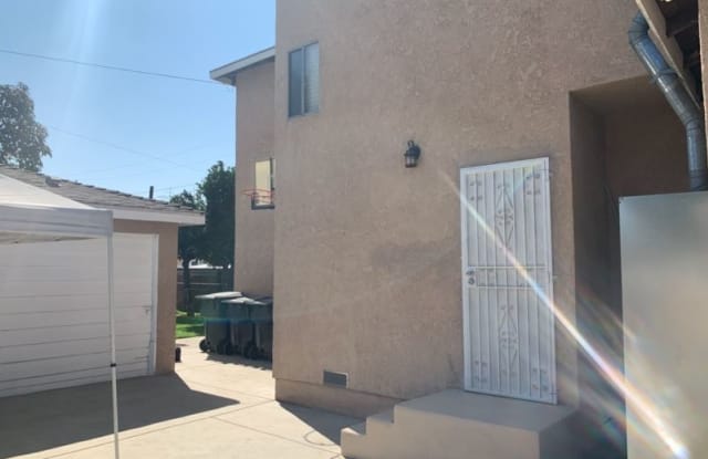 305 W Los Angeles Ave B - 305 Los Angeles Avenue, Montebello, CA 90640