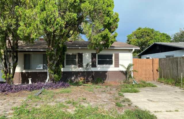 2129 TROTTER ROAD - 2129 Trotter Road, Ridgecrest, FL 33774