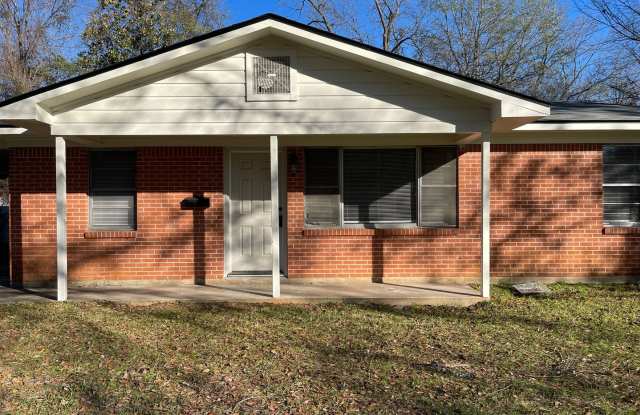 SOUTHERN HILLS 3/1 CUTE BRICK HOME Gallery 3