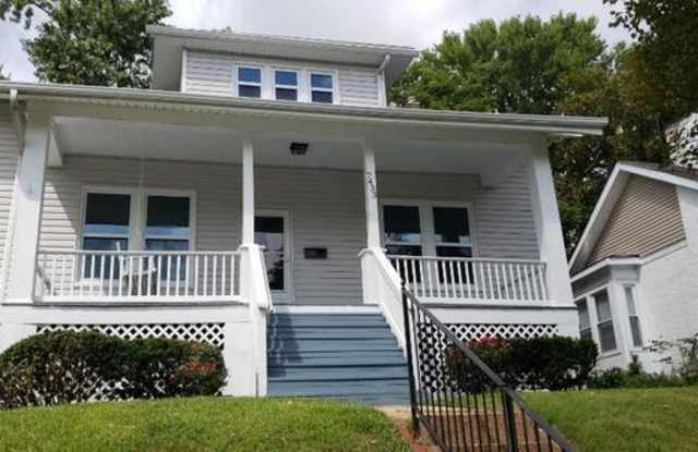 7433 Lynn Avenue photos photos