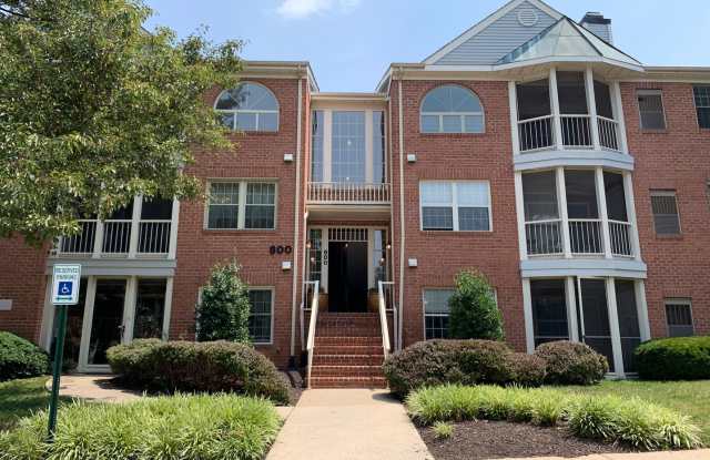 Spacious and Private Condo in The Oaks at Washingtonian Woods photos photos