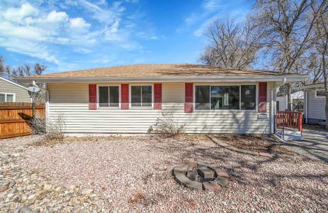 5- bedroom, 2 bath home with finished basement and detached garage Gallery 1