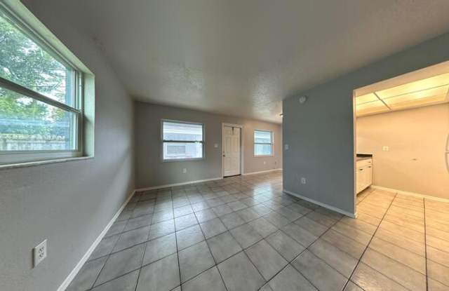 3716 137th Avenue North - B Gallery 4