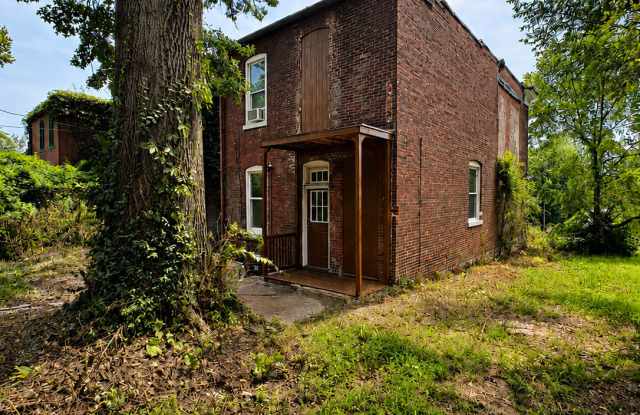2127 Chippewa Street Gallery 2