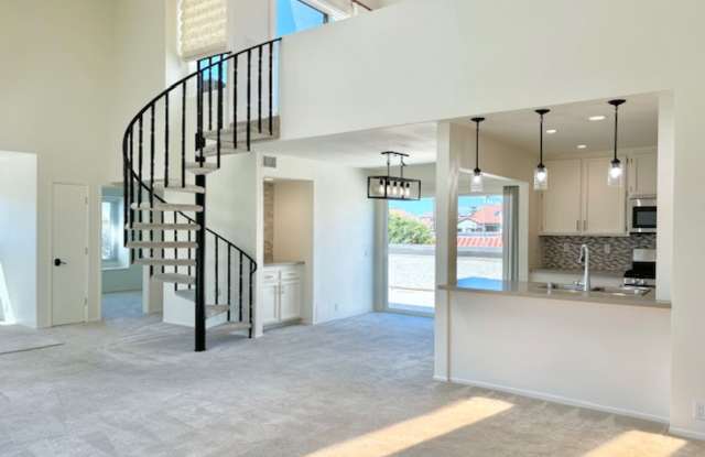The Colony | Oxnard | 2 Bedroom + 2 Bathroom + Loft - 1984 San Tropez Circle, Oxnard, CA 93035