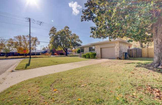 Beautiful 2BD/1BA next to River Parks / Coming Mid June photos photos