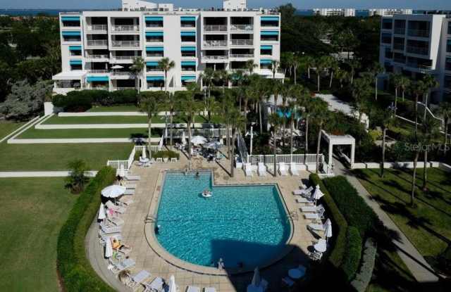2105 GULF OF MEXICO Drive Gallery 2