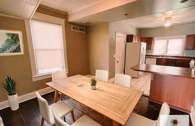 6 bed 2 bath Single Family Home Gallery 3