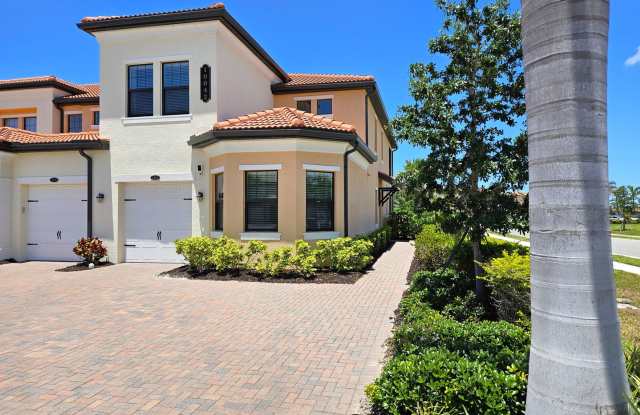 Seasonal Short-Term Sought after Sarasota National (Social Membership) with resort like Amenities! photos photos