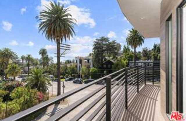 2117 Beachwood Drive Gallery 2