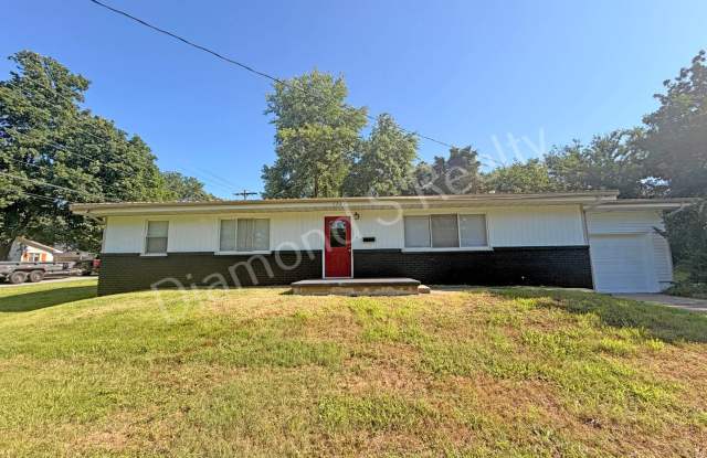 Spacious 3 Bed, 2 Bath Home with Large Yard Available! photos photos