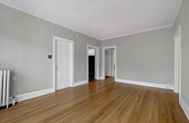 1239 West Greenleaf Avenue Gallery 3
