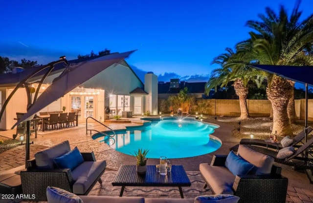 4946 E Hillery Drive - 4946 East Hillery Drive, Phoenix, AZ 85254