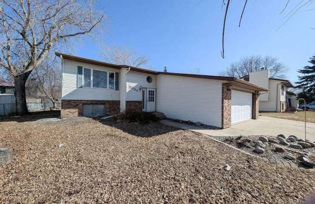 Spacious 4 Bed, 2 Bath Home in West Fargo photos photos