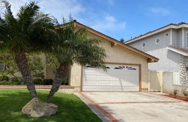 HOT SPRING SPECIAL*** $2000 off Move-In Special! AMAZING POOL HOME IN FANTASTIC HUNTINGTON BEACH LOCATION! - 17191 Sandra Lee Lane, Huntington Beach, CA 92649