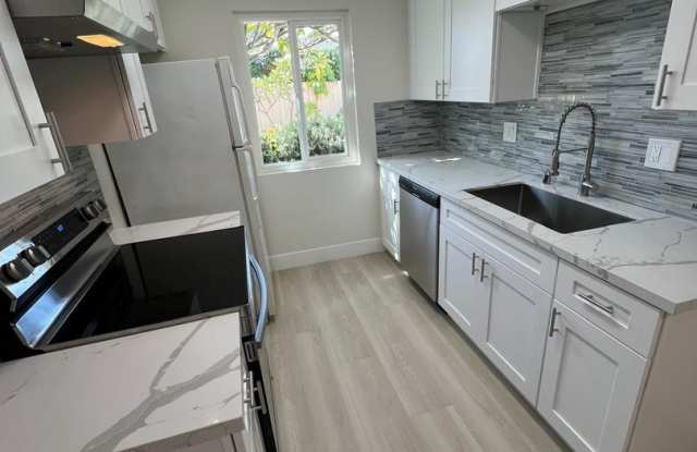 Beautifully remodeled 2-bedroom, 1-bathroom unit in a convenient San Diego location. Gallery 1