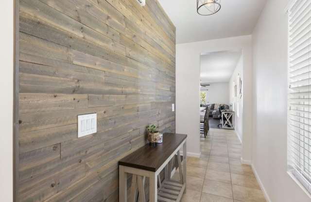 10057 SW Newberry Avenue Gallery 4