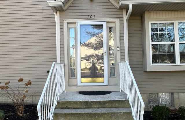 3 bed 2.5 bath Townhouse - Mount Laurel - 101 Coventry Way, Mt Laurel Township, NJ 08054