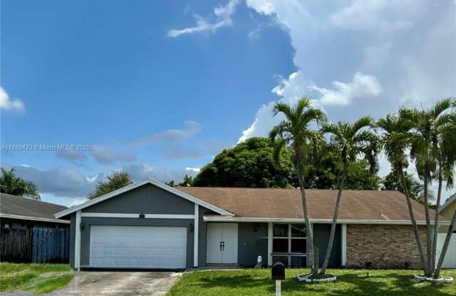 7150 NW 46th St photos photos