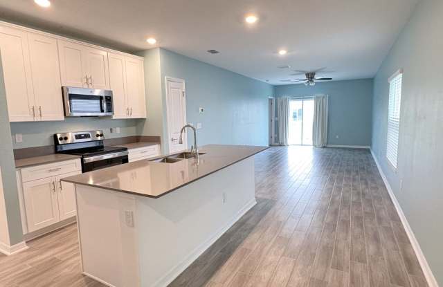 Gorgeous Nearly New 3 Bedroom Home in The Preserve at LPGA! Gallery 3