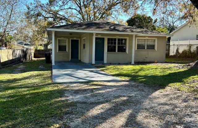 Single Family Home for Rent in Tampa - 2104 West Henry Avenue, Tampa, FL 33603