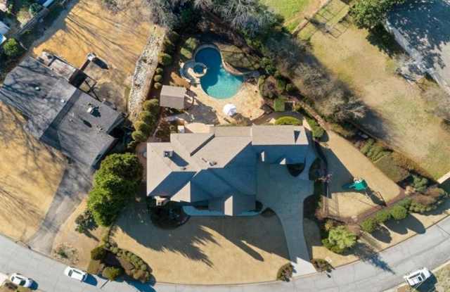 1084 W Nancy Creek Drive NE Gallery 2