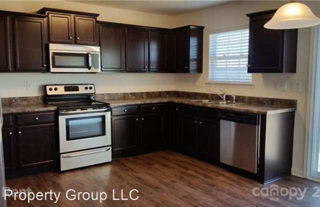 1957 Eastway Drive Gallery 3