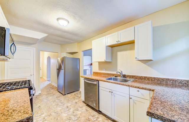 AVAILABLE AUGUST 2026 - Beautiful 4+ bedroom, 1 bath home in Mt Washington! photos photos