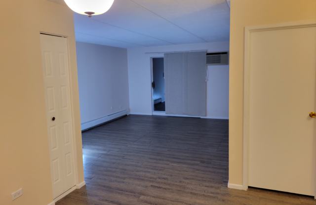 280 Shorewood Dr Gallery 1