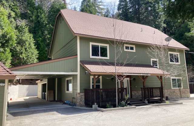 Magnificent Craftsman Style Custom Home photos photos