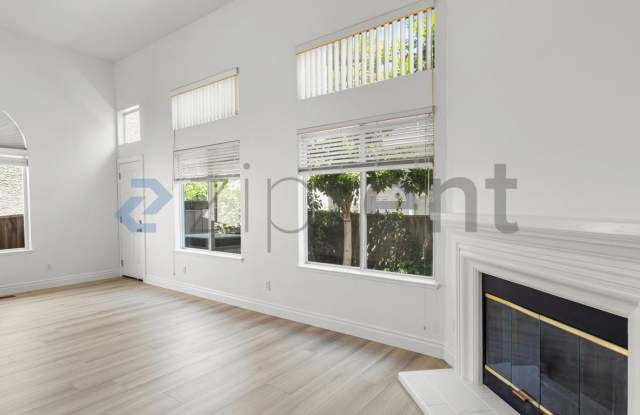 3590 Sunnydays Ln photos photos