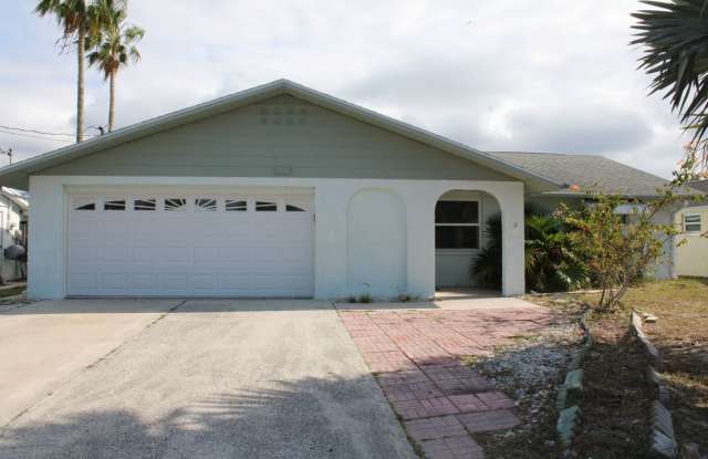 For Rent – 3-Bed / 2.5-Bath Deep Water Canal, Canal-Front Home with a Floating Dock, totally renovated (Hudson, FL, off US-19) photos photos For Rent – 3-Bed / 2.5-Bath Deep Water Canal, Canal-Front Home with a Floating Dock, totally renovated (Hudson, FL, off US-19) photos photos