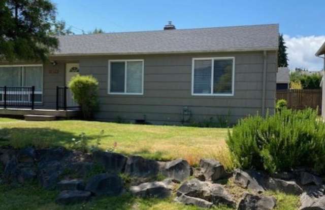 11253 37 Ave SW - 11253 37th Avenue Southwest, Seattle, WA 98146