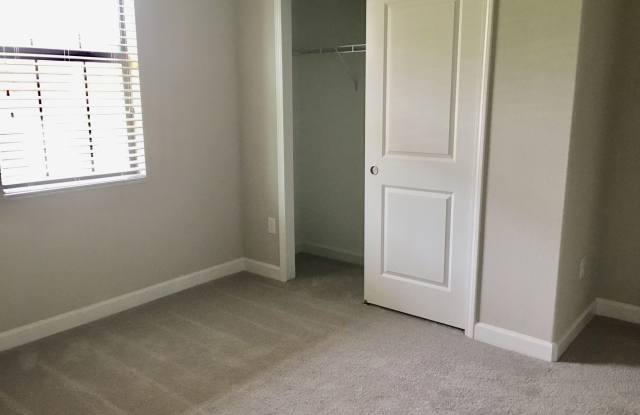 14045 Tropical Kingbird Way Gallery 4