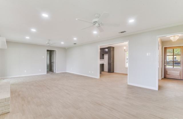 212 Galvin Dr Gallery 4