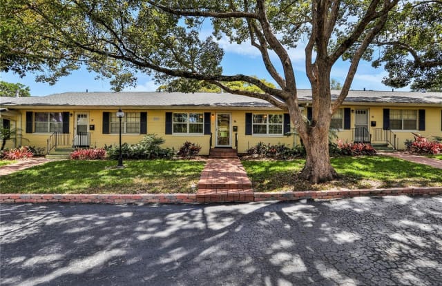 350 LIBERTY AVENUE - 350 Liberty Avenue, Mount Dora, FL 32757