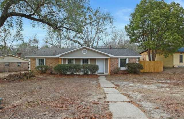 526 Woodlore Drive photos photos