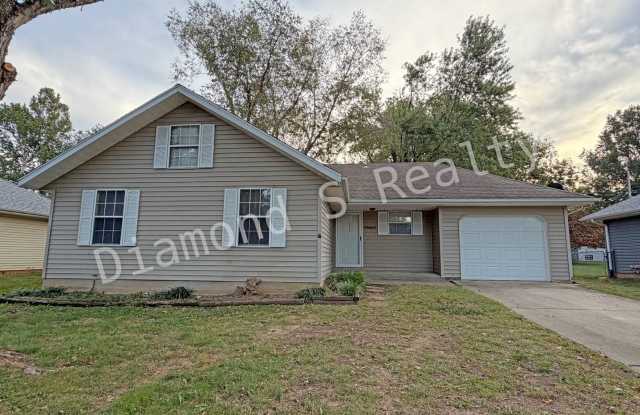 3 Bed / 1.5 Bath Home - Great South Springfield Location photos photos