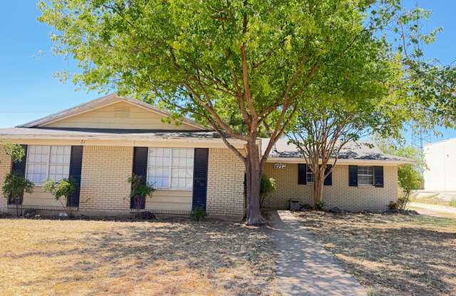 3 bedroom....or is it a FOUR BEDROOM? 2 bath, 2 car garage! photos photos
