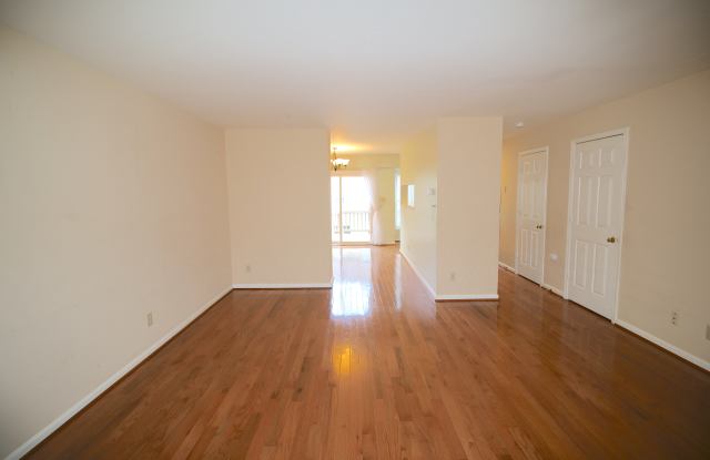 16940 Point Pleasant Ln Gallery 2