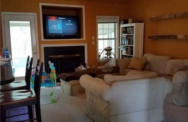 1915 Lisbon Rd Gallery 3