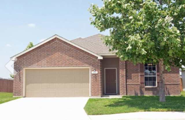 Welcome to this spacious 4 bedroom, 2 bathroom home located in Selma, TX. photos photos
