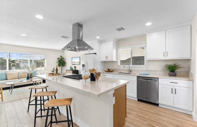 15542 Mayflower - 15542 Mayflower Lane, Huntington Beach, CA 92647 15542 Mayflower - 15542 Mayflower Lane, Huntington Beach, CA 92647