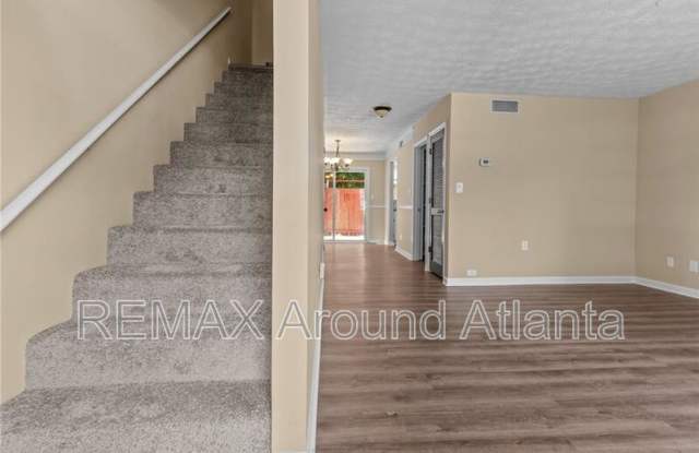 392 Northdale Court Gallery 3