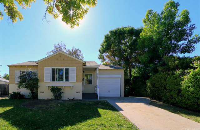 17562 Collins Street - 17562 W Collins St, Los Angeles, CA 91316