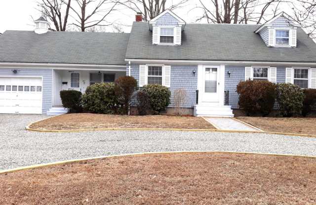 **Cranston/Oaklawn – 3 Bed Single Family - $2,695** - 217 Oaklawn Avenue, Cranston, RI 02920