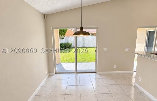 751 Sand Creek Cir Gallery 4