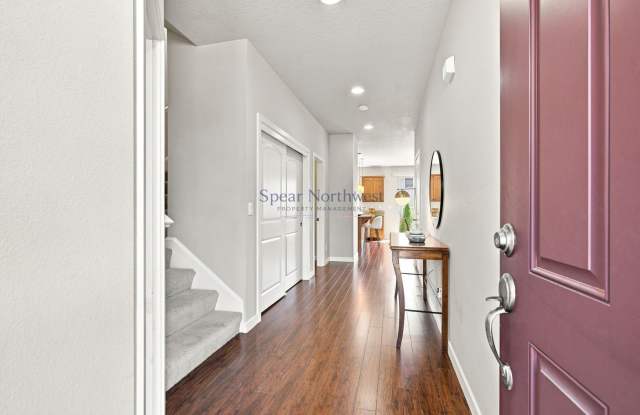 PROGRESS RIDGE | 3 BEDROOMS + DEN | 2.5 BATHROOMS | 2-CAR GARAGE | LUXURY HOME Gallery 4